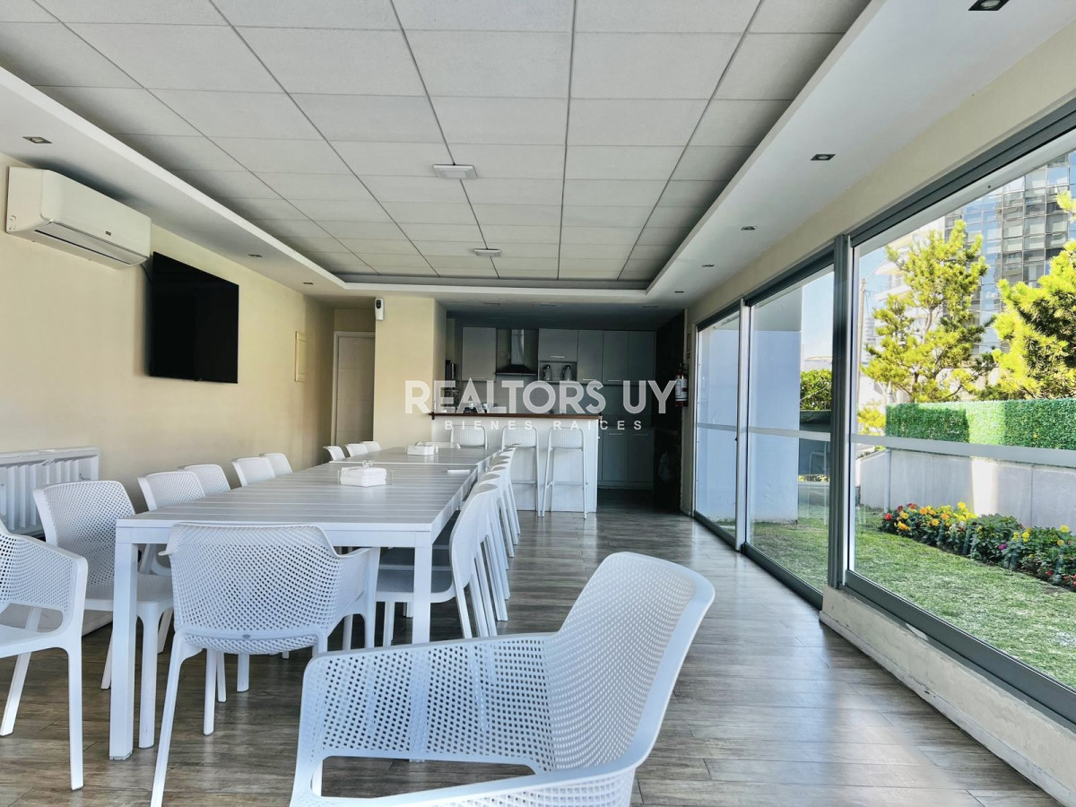 Apartamento ID.868 - Apartamento - Playa Mansa 4 dormitorio