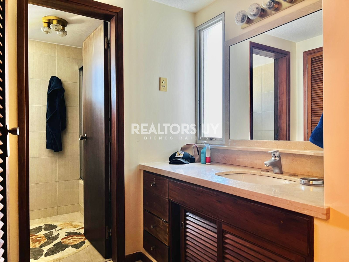 Apartamento ID.868 - Apartamento - Playa Mansa 4 dormitorio