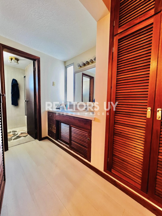 Apartamento ID.868 - Apartamento - Playa Mansa 4 dormitorio