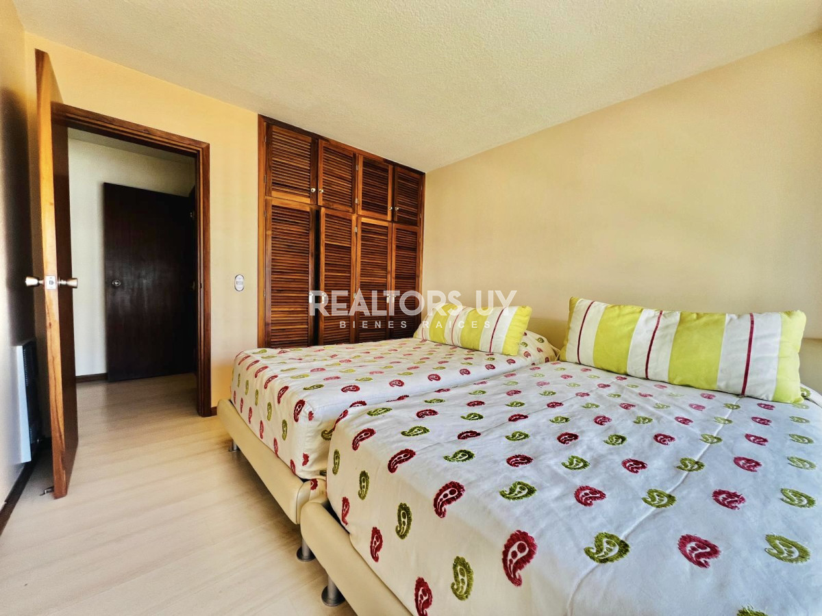 Apartamento ID.868 - Apartamento - Playa Mansa 4 dormitorio