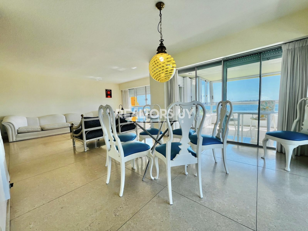 Apartamento ID.868 - Apartamento - Playa Mansa 4 dormitorio