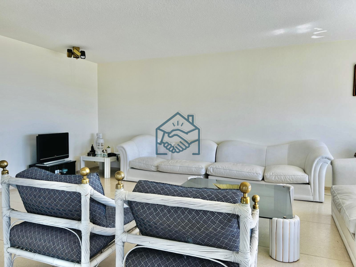 Apartamento ID.642/Apartamento---Playa-Mansa-4-dormitorio - Apartamento - Playa Mansa 4 dormitorio