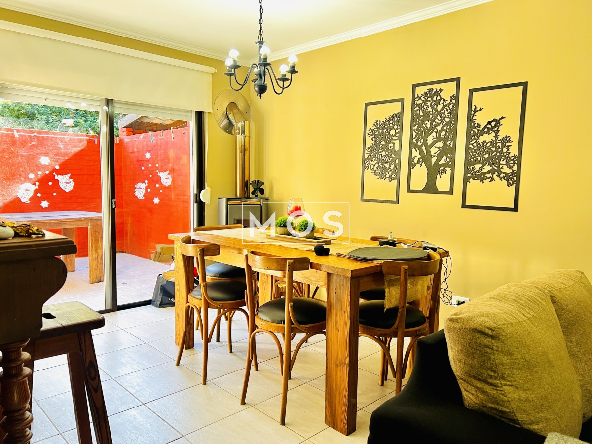 Casa ID.2596 - Casa Duplex 3 Dormitorios, Zona Cantegril con piscina.