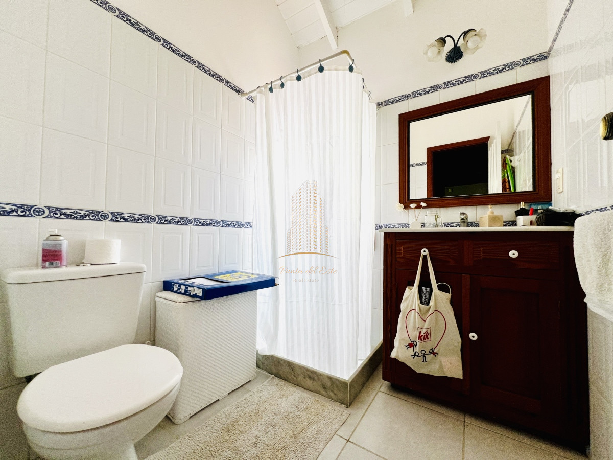 Casa ID.474 - Casa Duplex 3 Dormitorios, Zona Cantegril con piscina.