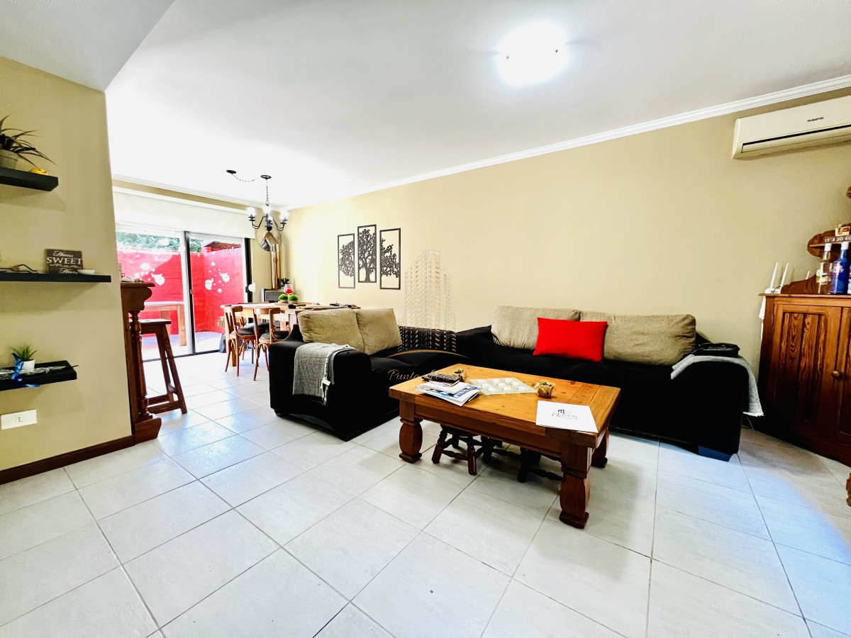 Casa ID.474 - Casa Duplex 3 Dormitorios, Zona Cantegril con piscina.
