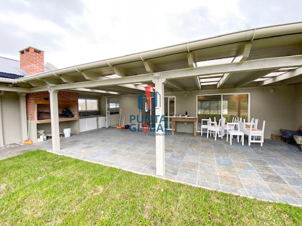 Casa ID.205 - Hermosa casa Barrio privado - Punta Ballena - Venta