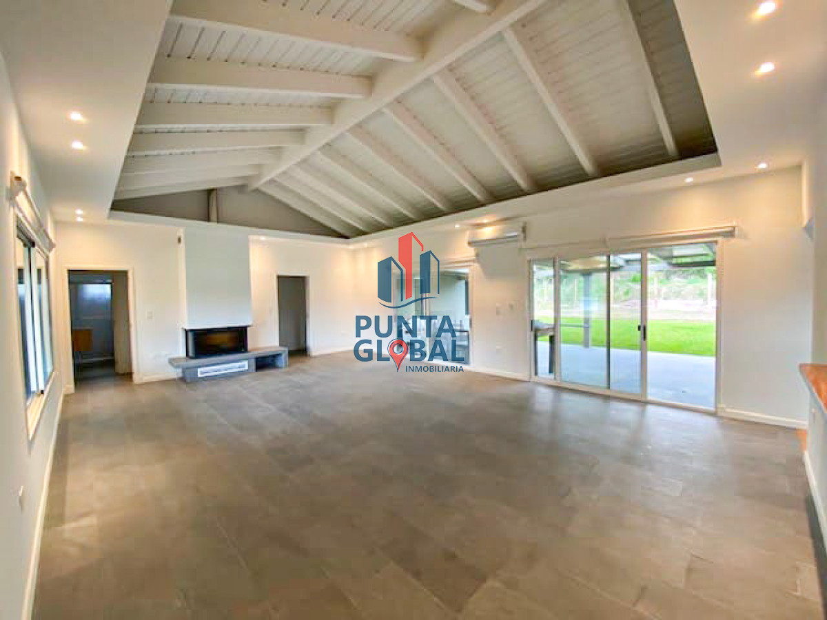 Casa ID.205 - Hermosa casa Barrio privado - Punta Ballena - Venta