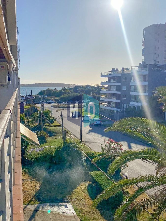 Apartamento ID.70 - Apartamento En Alquiler Temporario De 1 Dormitorio C/ Cochera En Playa Mansa