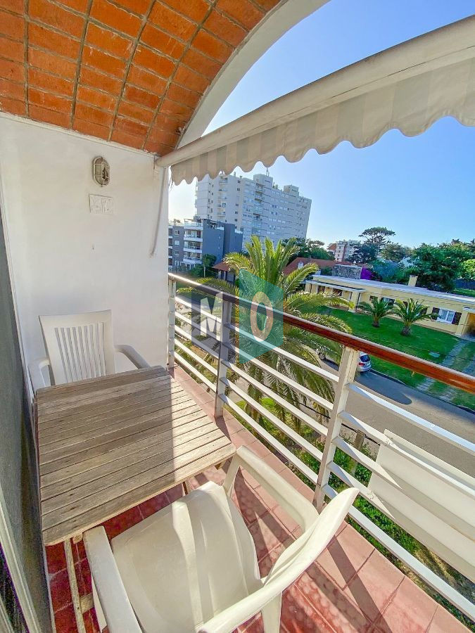 Apartamento ID.70 - Apartamento En Alquiler Temporario De 1 Dormitorio C/ Cochera En Playa Mansa