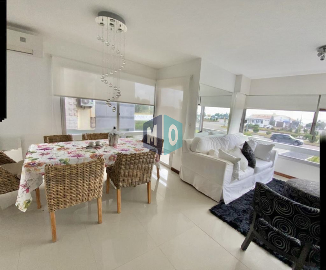 Apartamento ID.71 - Apartamento En Venta De 2 Dormitorios C/ Cochera En Playa Mansa