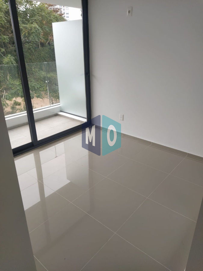Apartamento ID.38 - Apartamento En Venta De 2 Dormitorios C/ Cochera En Playa Mansa