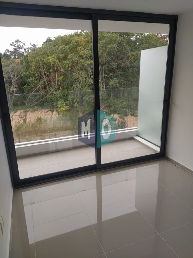 Apartamento ID.38 - Apartamento En Venta De 2 Dormitorios C/ Cochera En Playa Mansa