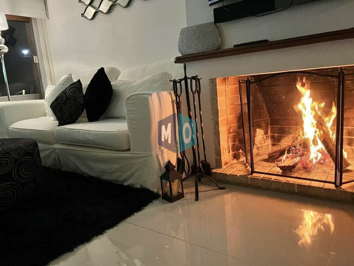 Apartamento ID.71 - Apartamento En Venta De 2 Dormitorios C/ Cochera En Playa Mansa