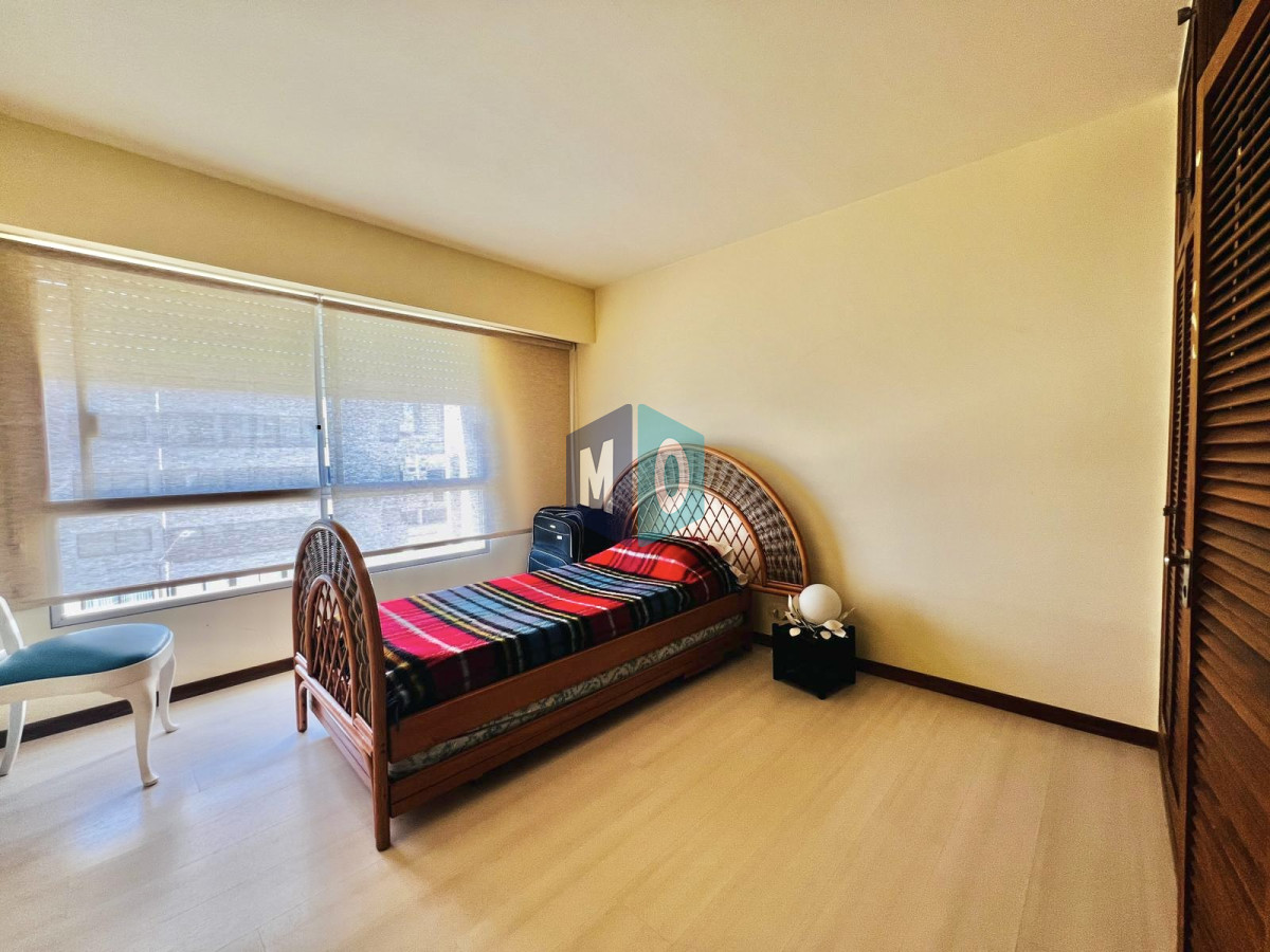 Apartamento ID.596 - Apartamento - Playa Mansa 4 dormitorio