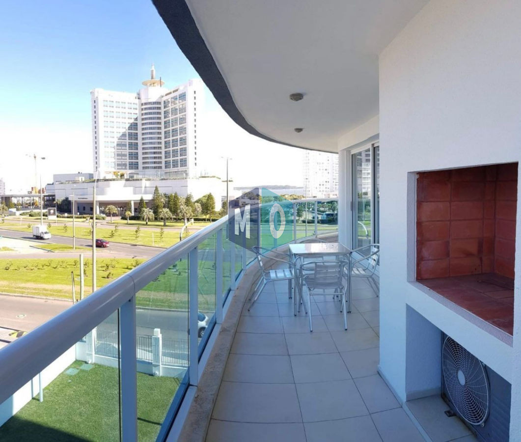Apartamento ID.68 - Apartamento En Venta De 3 Dormitorios C/ Cochera En Playa Mansa