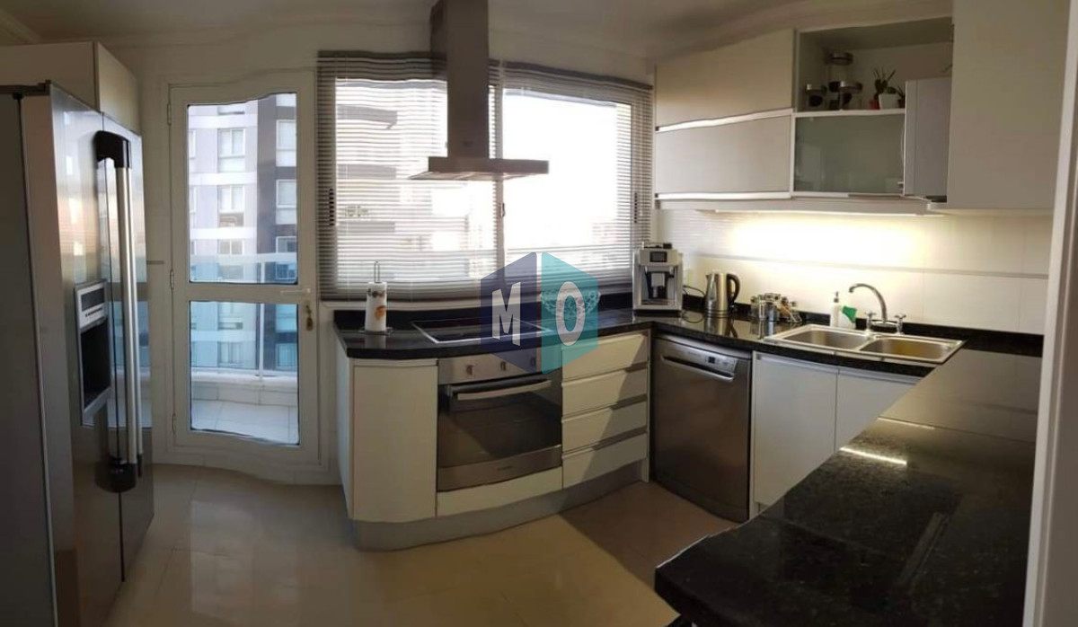 Apartamento ID.68 - Apartamento En Venta De 3 Dormitorios C/ Cochera En Playa Mansa