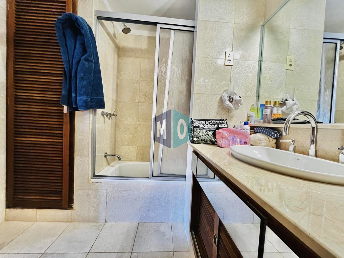 Apartamento ID.596 - Apartamento - Playa Mansa 4 dormitorio