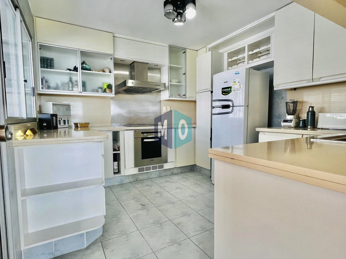 Apartamento ID.596 - Apartamento - Playa Mansa 4 dormitorio