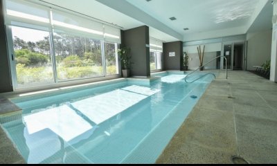 Apartamento En Venta De 3 Dormitorios C/ Cochera En Playa Brava