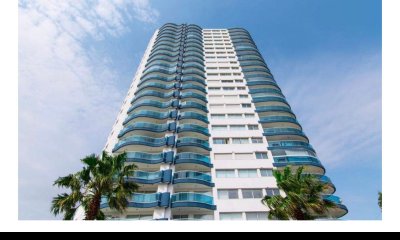 Apartamento En Venta De 3 Dormitorios C/ Cochera En Playa Mansa