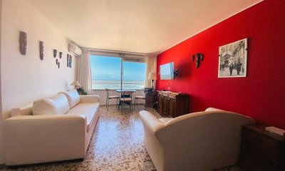 OPORTUNIDAD - Apartamento En Venta De 1 Dormitorio En Península Con Vista A Playa Brava.
