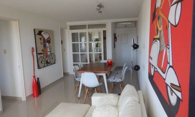 Apartamento En Venta De 2 Dormitorios C/ Cochera En Playa Mansa