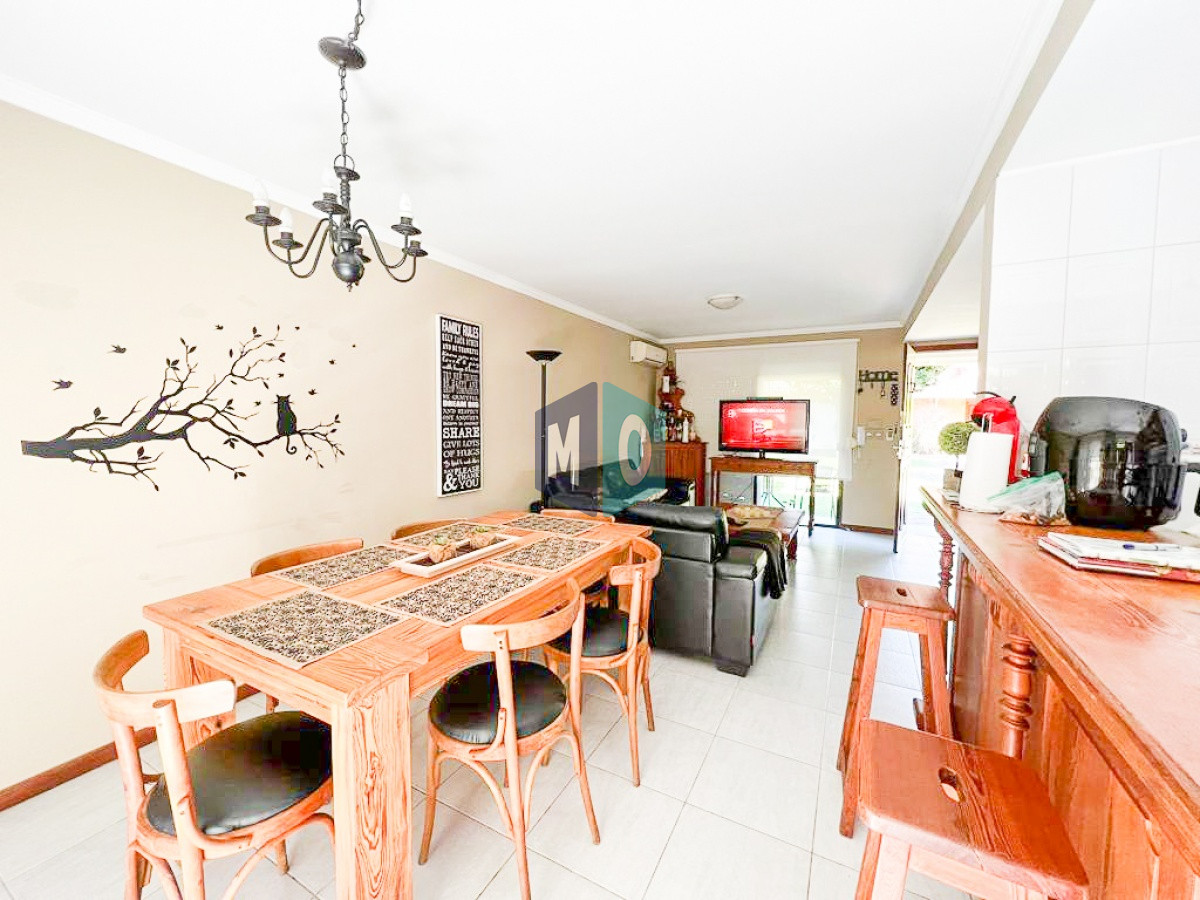 Casa ID.117 - Casa Duplex 3 Dormitorios, Zona Cantegril con piscina.