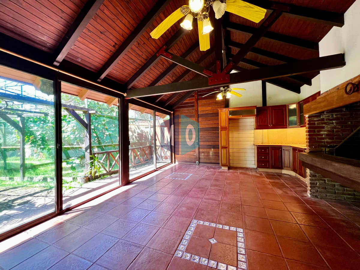 Casa ID.886 - Hermosa casa en alquiler anual 3 dormitorios