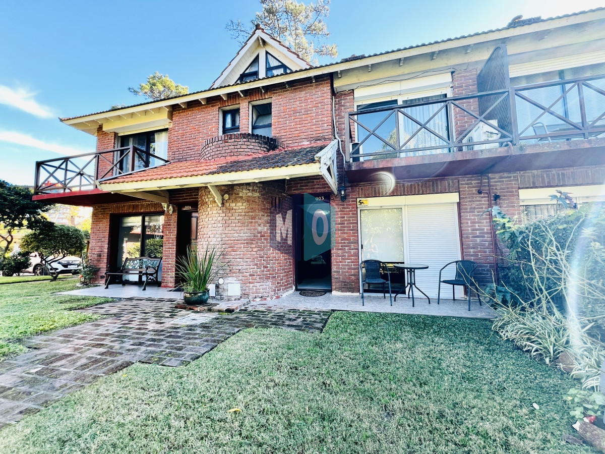 Casa ID.117 - Casa Duplex 3 Dormitorios, Zona Cantegril con piscina.