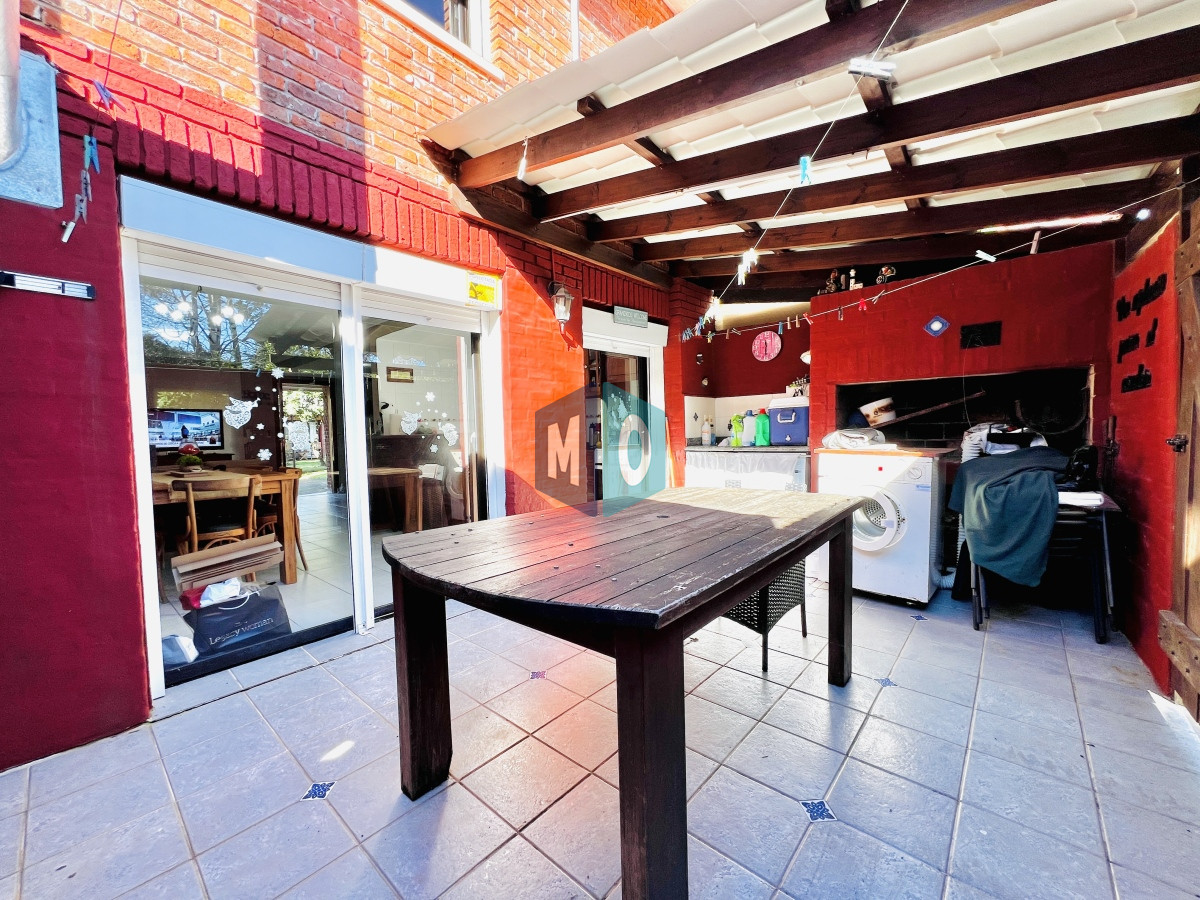 Casa ID.117 - Casa Duplex 3 Dormitorios, Zona Cantegril con piscina.