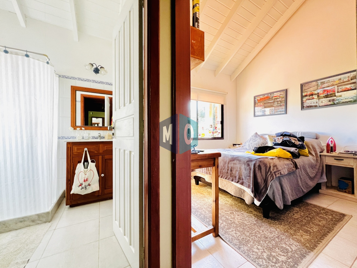 Casa ID.117 - Casa Duplex 3 Dormitorios, Zona Cantegril con piscina.