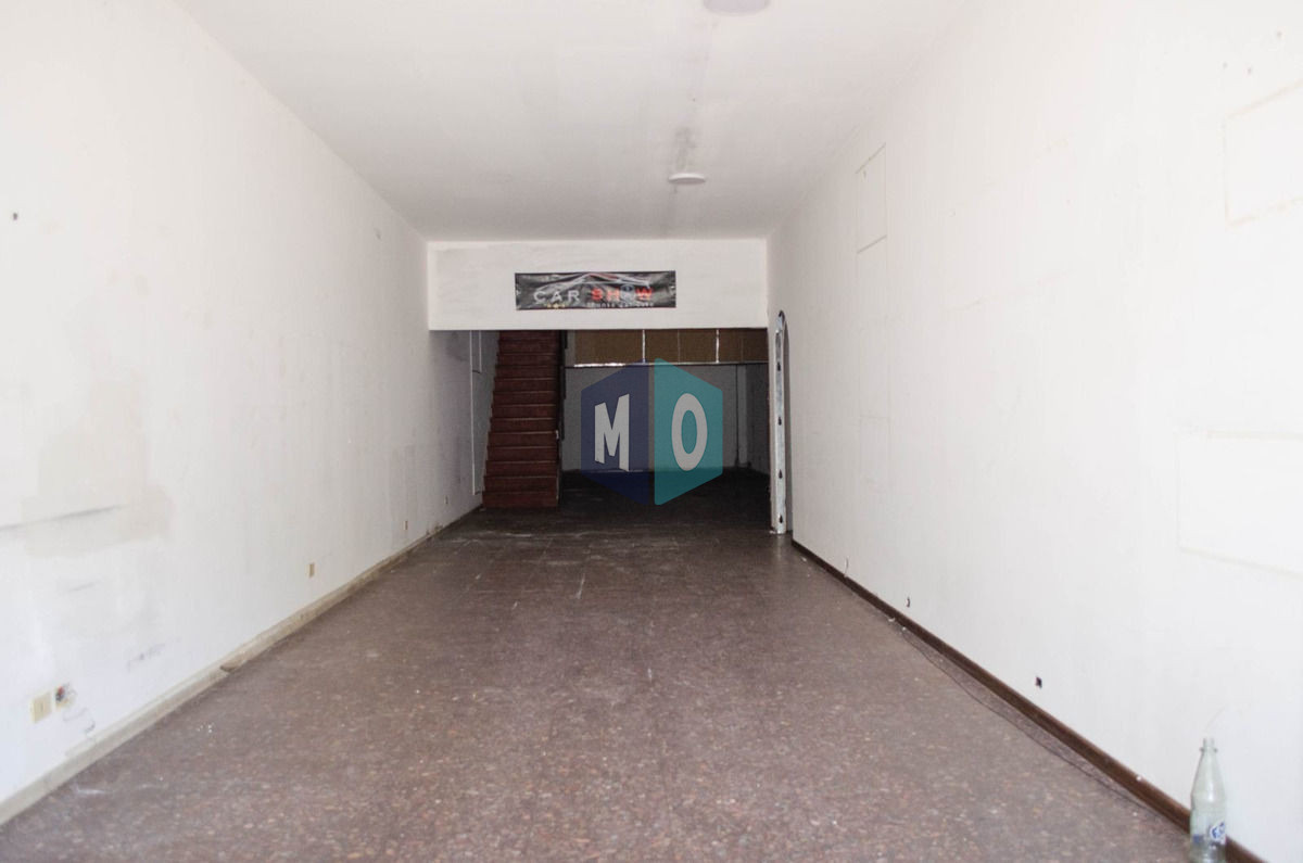 Local Comercial ID.12 - Amplio Local Comercial 200m2 En Alquiler Ubicado En Península