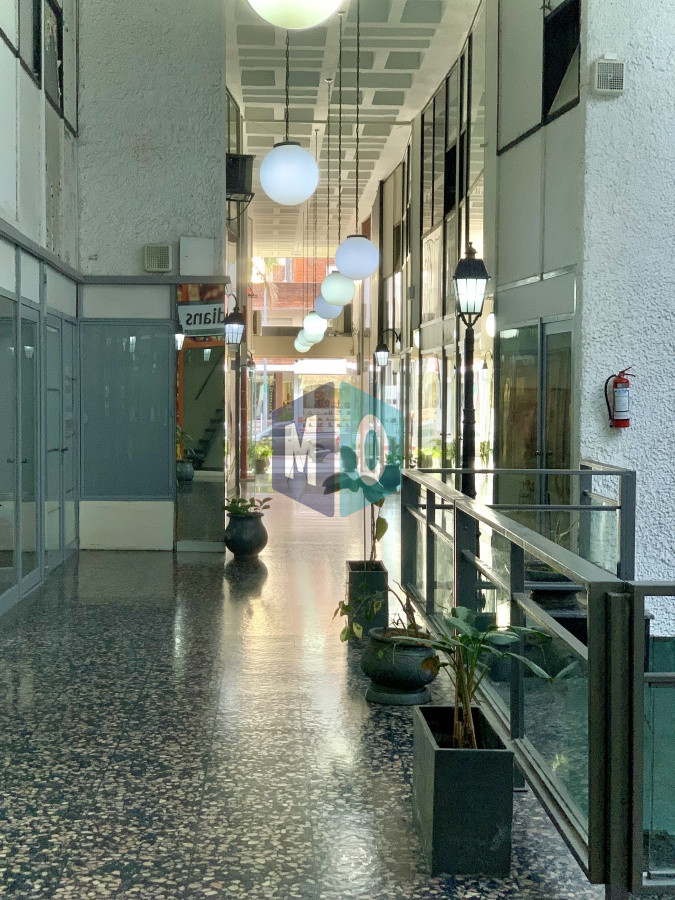 Local Comercial ID.673 - Alquiler local en Galeria