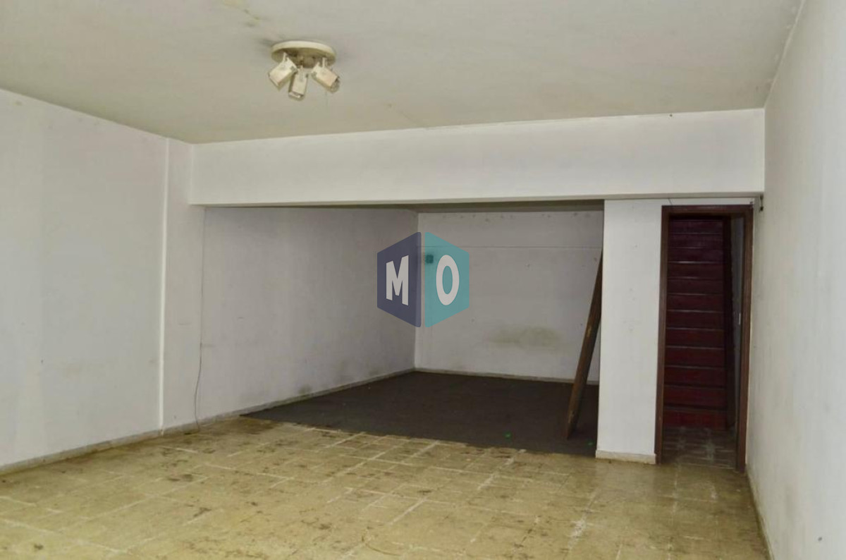 Local Comercial ID.12 - Amplio Local Comercial 200m2 En Alquiler Ubicado En Península
