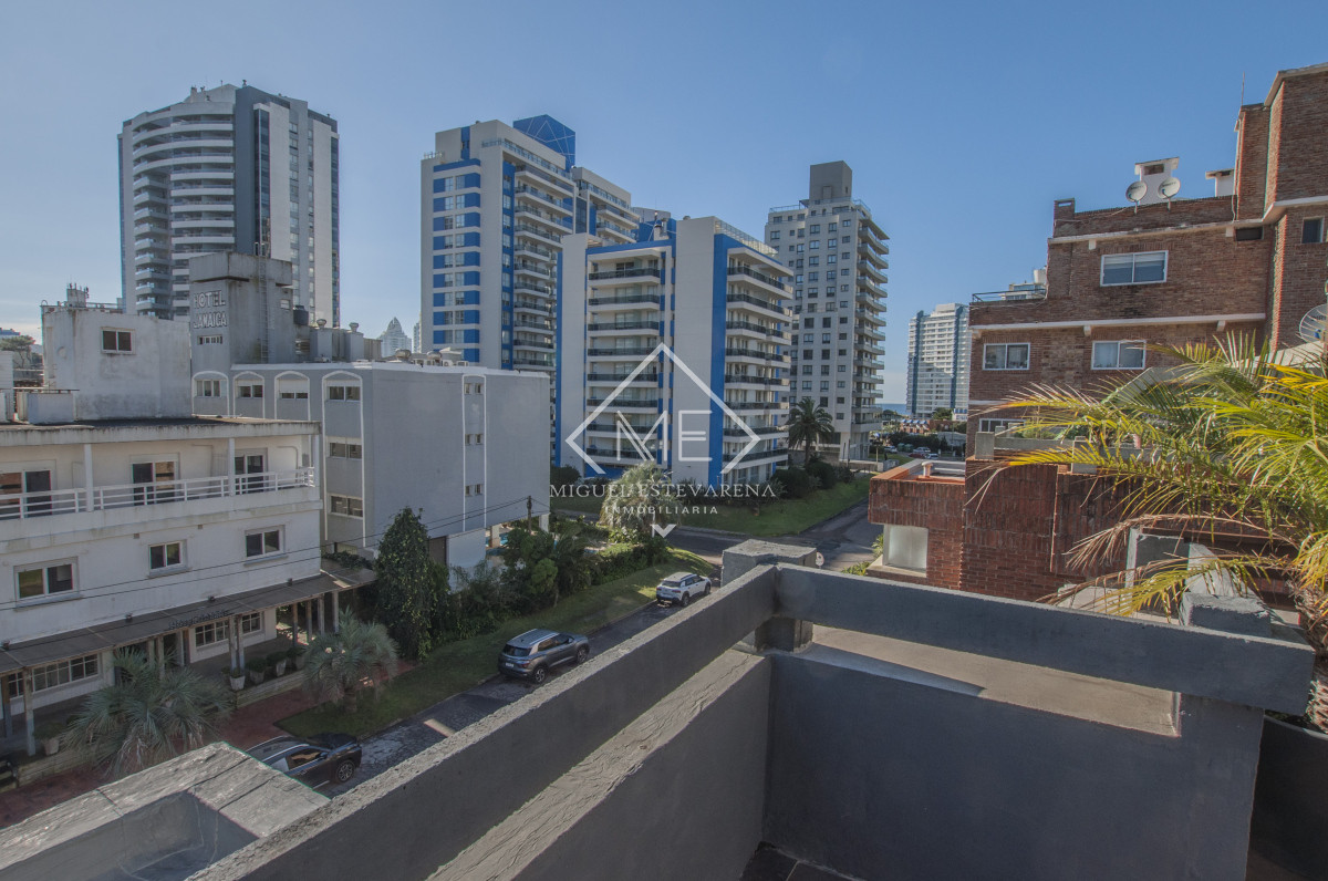 Apartamento ID.814 - Apto 1 Dorm. C/ BBQ Exclusiva - Pte. del Este, Cochera, Bajos G.C.