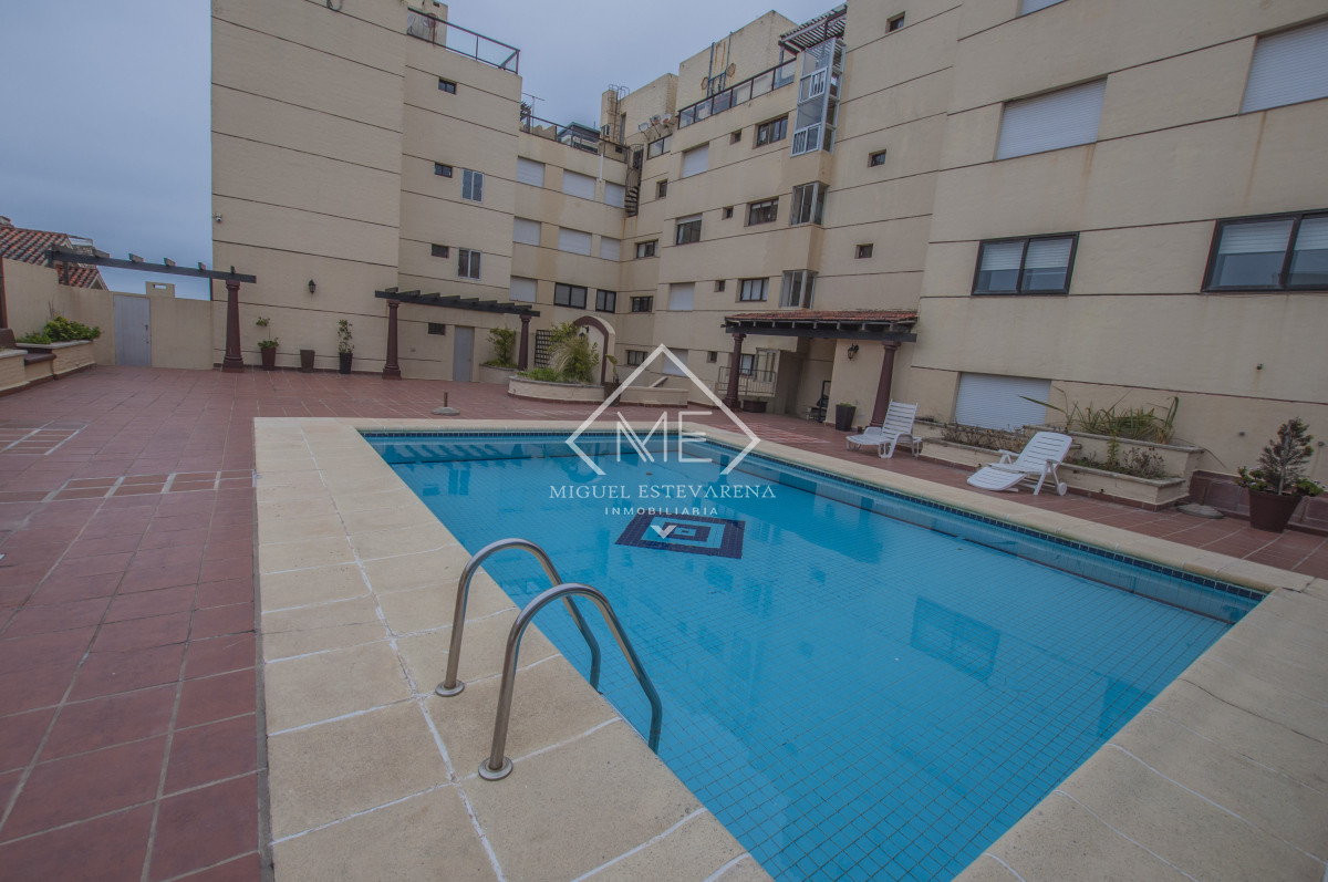 Apartamento ID.823 - Apto 3 Dorm. Pte. del Este - Frente El Emir, Vista Mar Directa