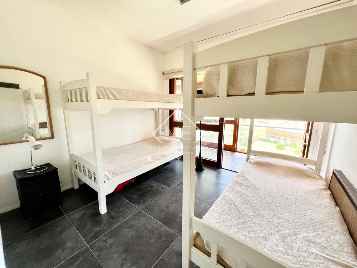 Apartamento ID.777 - Oportunidad única: En venta apartamento amueblado en Islamar, Ideal para Familias o Inversión
