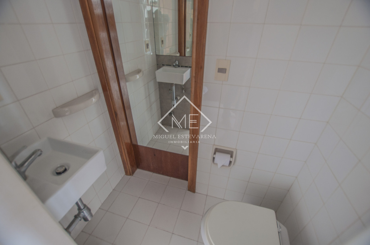 Apartamento ID.823 - Apto 3 Dorm. Pte. del Este - Frente El Emir, Vista Mar Directa