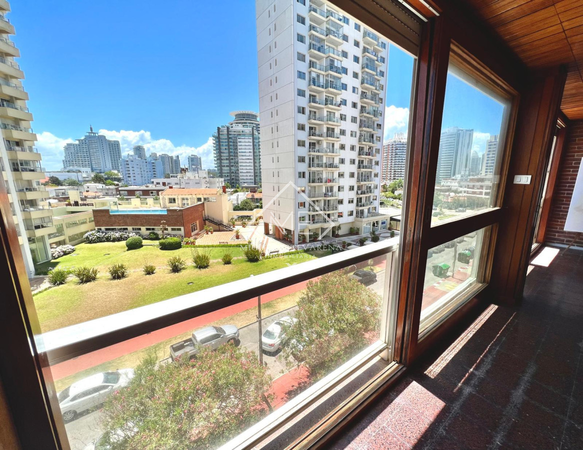 Apartamento ID.777 - Oportunidad única: En venta apartamento amueblado en Islamar, Ideal para Familias o Inversión