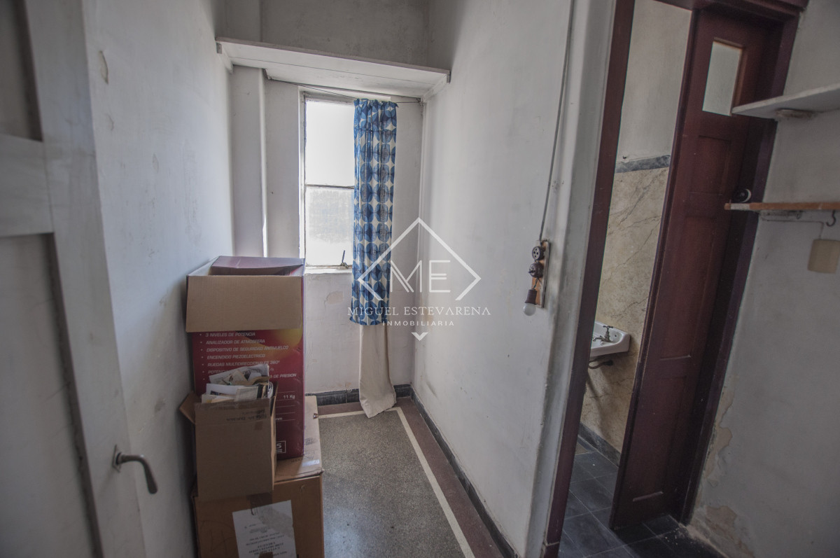 Apartamento ID.838 - Apartamento 3 Dormitorios - Esquina 18 de Julio, Céntrico, Amplio