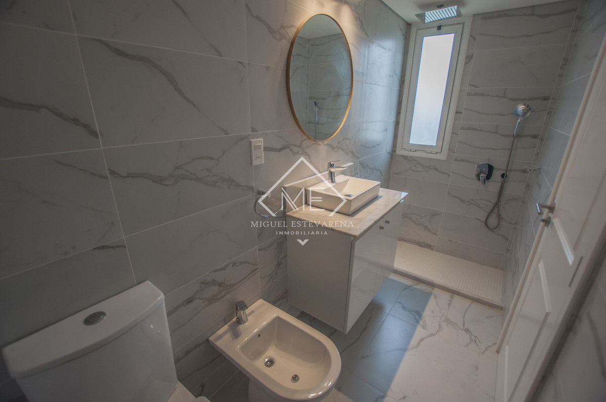 Apartamento ID.847 - Apto en venta, 3 dormitorios en suite, Punta del Este