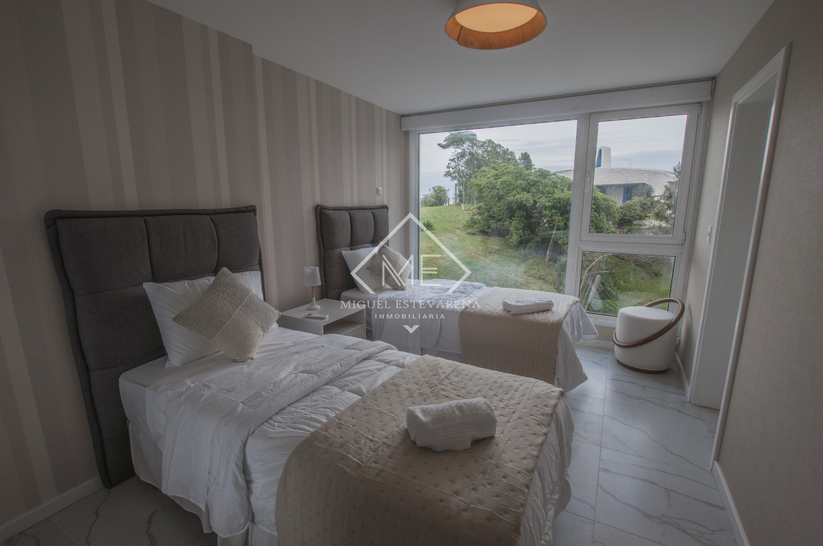 Apartamento ID.847 - Apto en venta, 3 dormitorios en suite, Punta del Este