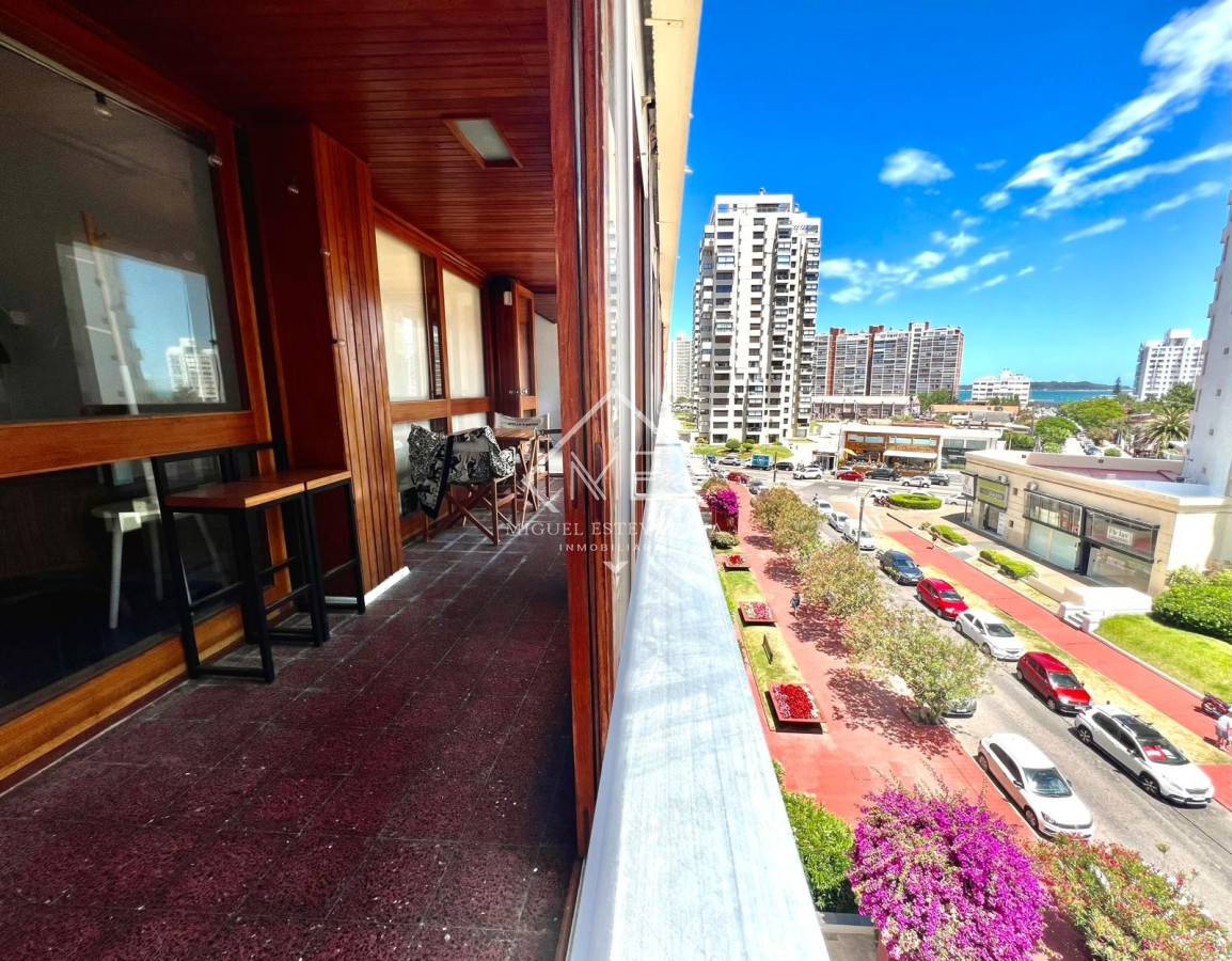 Apartamento ID.777 - Oportunidad única: En venta apartamento amueblado en Islamar, Ideal para Familias o Inversión