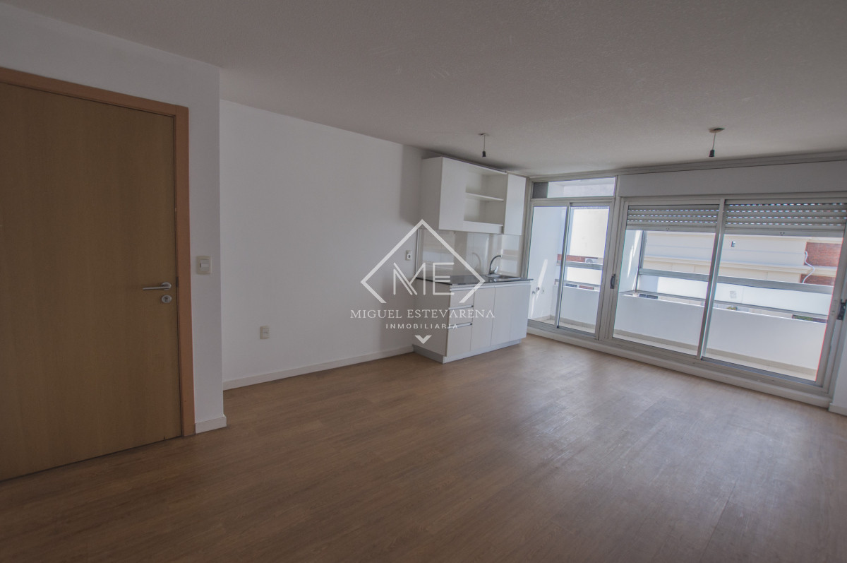 Apartamento ID.821 - Apto 2 Dorm. Tres Cruces - Garaje Opcional, Recepción 24hs