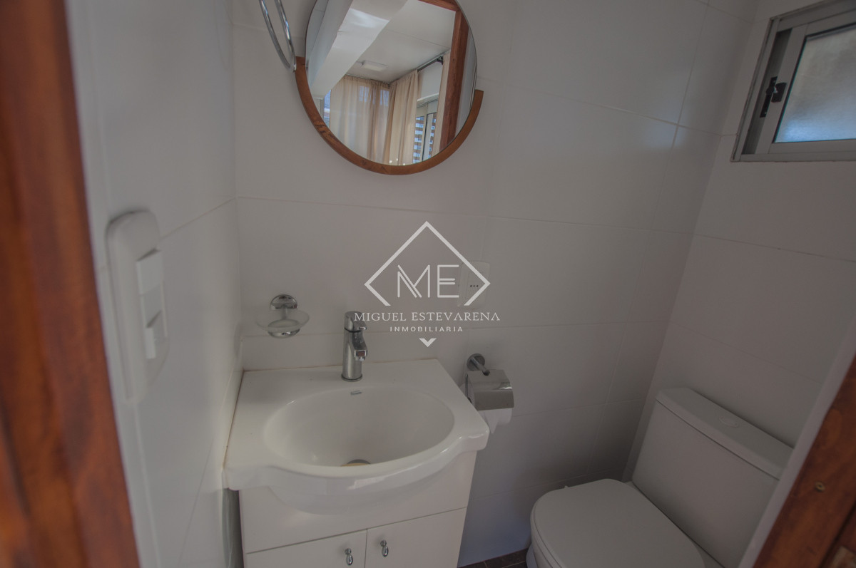 Apartamento ID.814 - Apto 1 Dorm. C/ BBQ Exclusiva - Pte. del Este, Cochera, Bajos G.C.