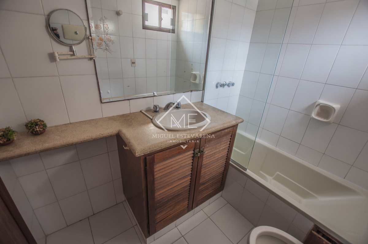 Apartamento ID.823 - Apto 3 Dorm. Pte. del Este - Frente El Emir, Vista Mar Directa
