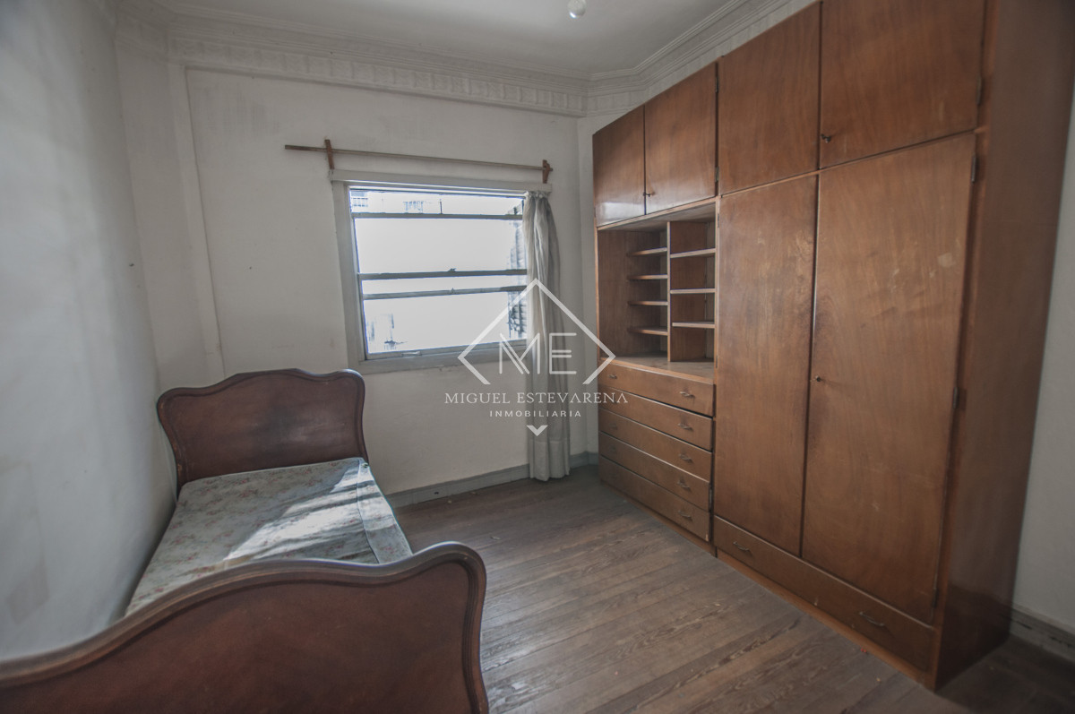 Apartamento ID.838 - Apartamento 3 Dormitorios - Esquina 18 de Julio, Céntrico, Amplio