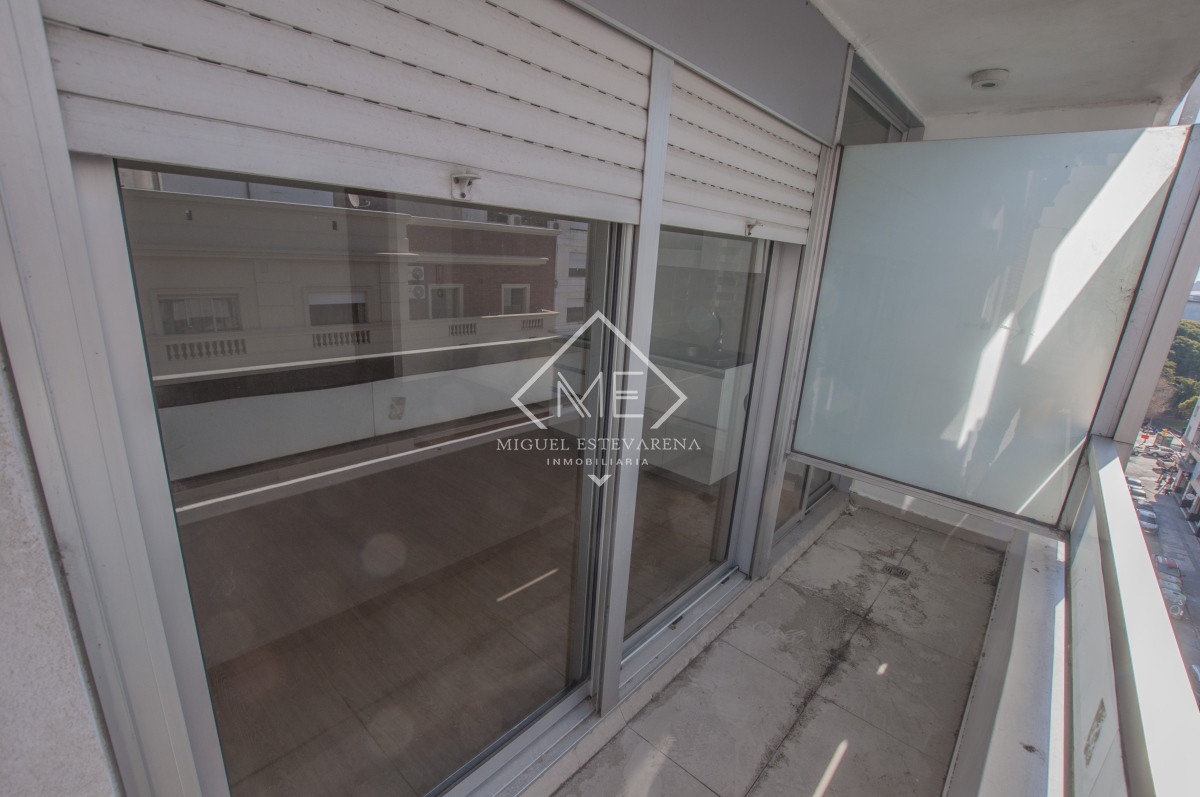 Apartamento ID.821 - Apto 2 Dorm. Tres Cruces - Garaje Opcional, Recepción 24hs