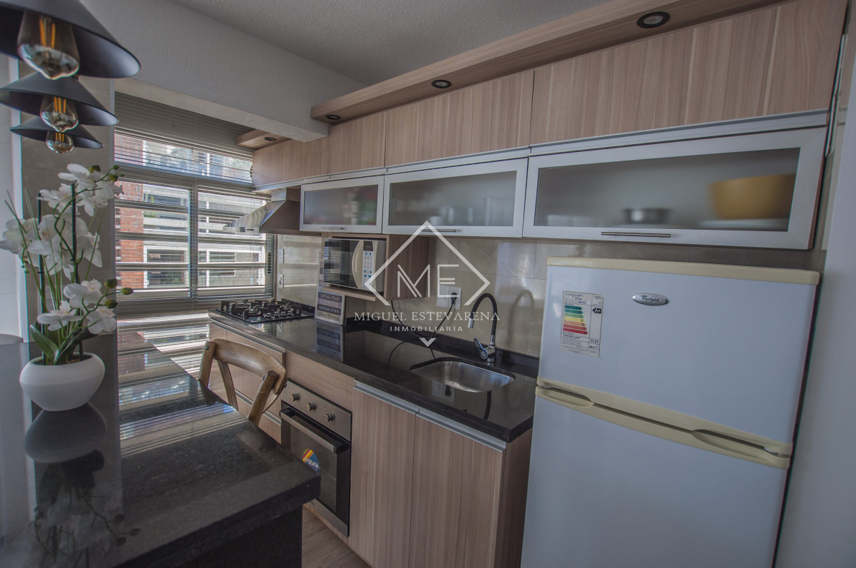 Apartamento ID.814 - Apto 1 Dorm. C/ BBQ Exclusiva - Pte. del Este, Cochera, Bajos G.C.