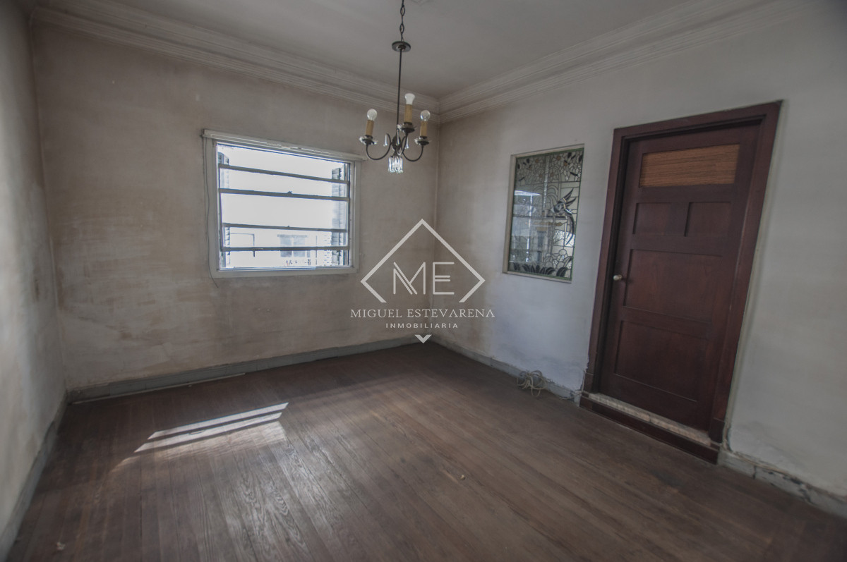 Apartamento ID.838 - Apartamento 3 Dormitorios - Esquina 18 de Julio, Céntrico, Amplio